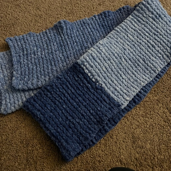 Bernat XXL homemade knitted scarf different blues! - Picture 5 of 7